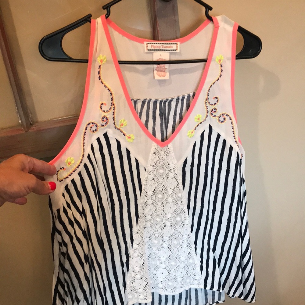 Sleeveless shirt